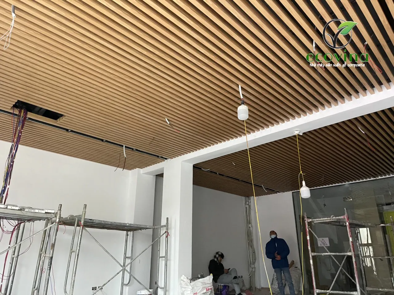 Thi công trần nan nhựa composite Ecovina chuyên nghiệp