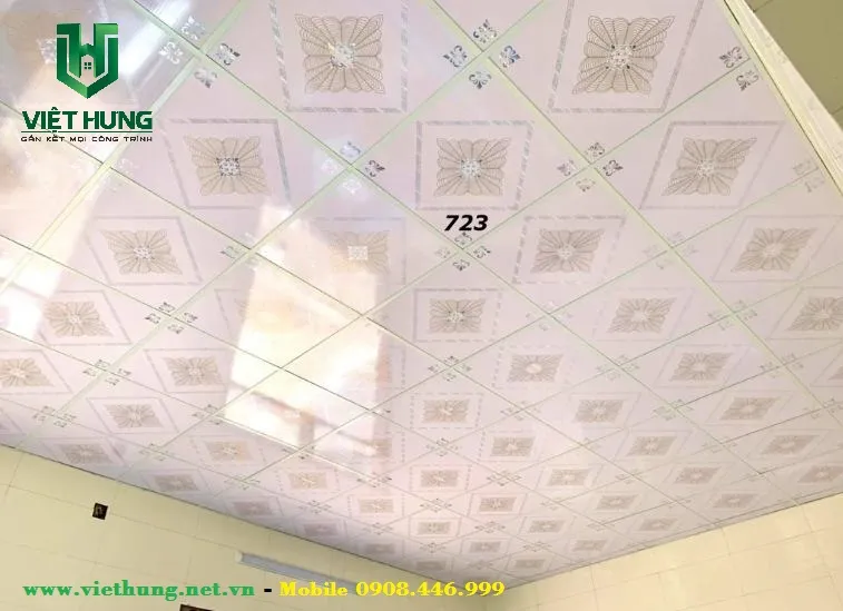 Thiết kế la phông trần nhựa thả 600x600 với họa tiết hoa văn 3D ấn tượng