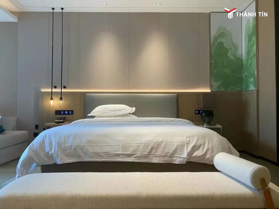 Thiết kế phòng ngủ sang trọng với tấm ốp than tre tự nhiên