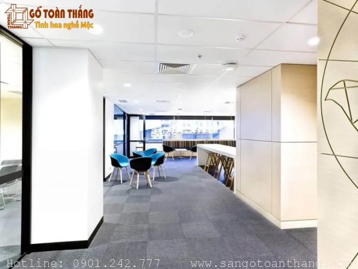 Thiết kế trần nhựa thả phong cách hiện đại cho văn phòng