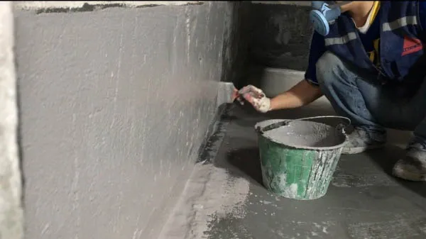 Thợ thi công chống thấm ngược bằng Sika chuyên nghiệp