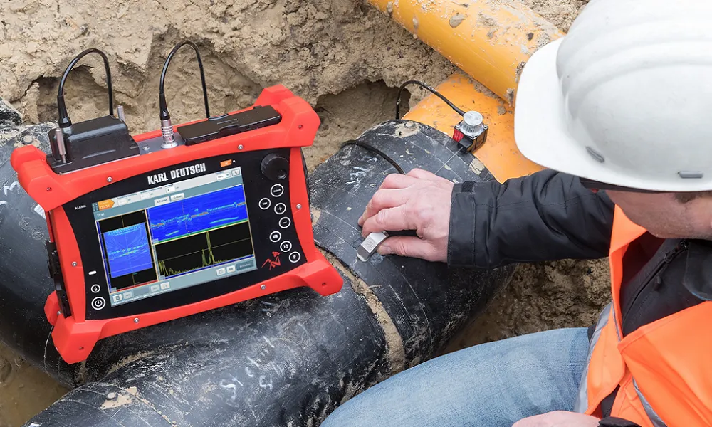 Thử nghiệm PAUT (Phased Array Ultrasonic Testing) là phương pháp tiên tiến để kiểm tra các khuyết tật bên trong mối hàn ống HDPE với độ chính xác cao.