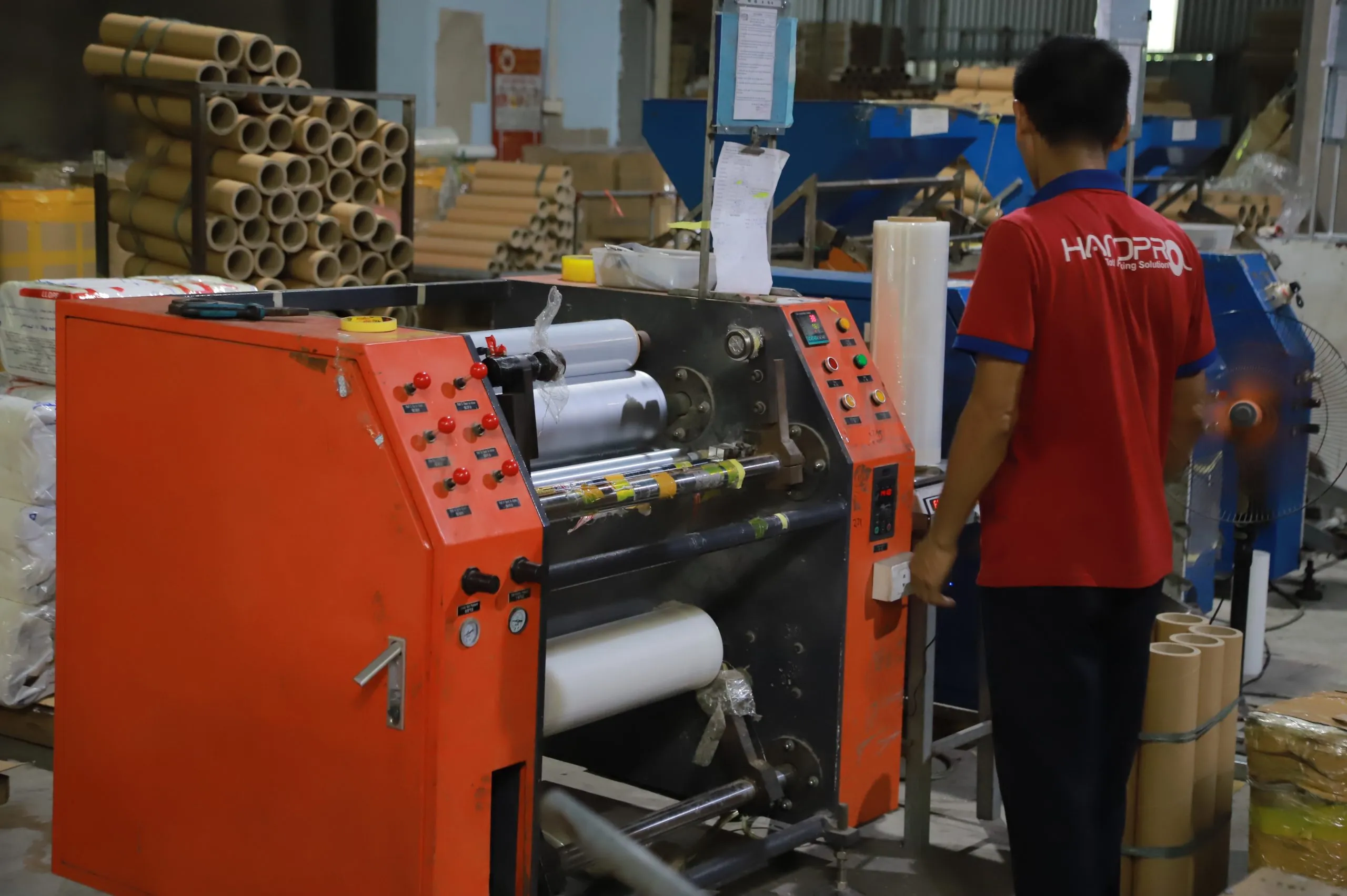 Thực phẩm được bảo quản hiệu quả bằng màng bọc, đảm bảo tươi ngon