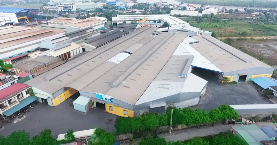 Toàn cảnh nhà máy sản xuất ván gỗ công nghiệp Hiếu Hương từ trên cao, với diện tích hơn 20.000m2.