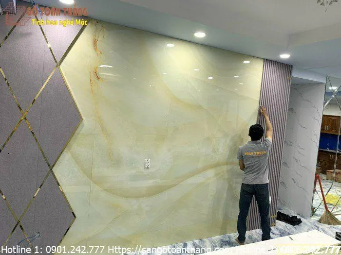 Tranh nhựa giả đá in theo yêu cầu có giá cao gấp 3 lần tấm giả đá có sẵn trên thị trường