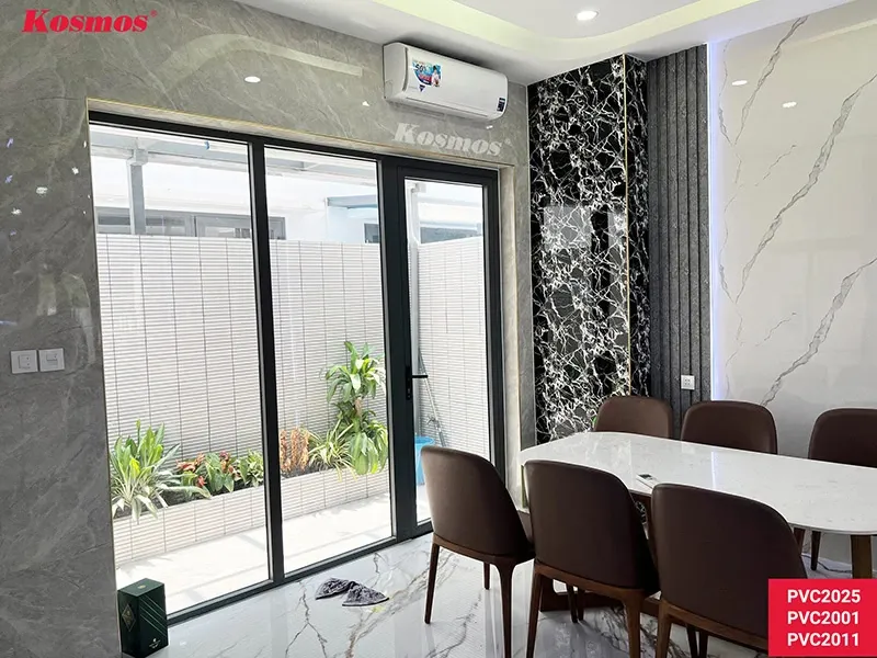 Tường nội thất ốp tấm pvc vân đá xám PVC2025, tạo nên không gian đẳng cấp và bền đẹp.