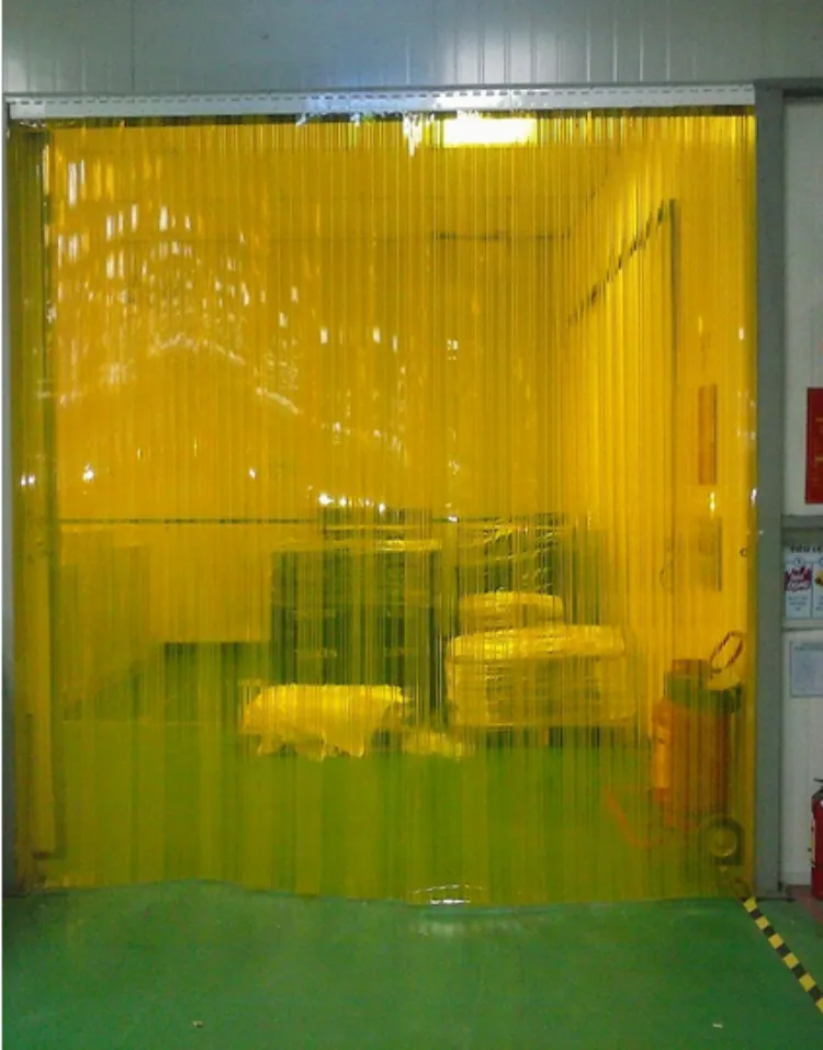 Ứng dụng màng nhựa PVC trong suốt làm vách ngăn linh hoạt trong nhà xưởng
