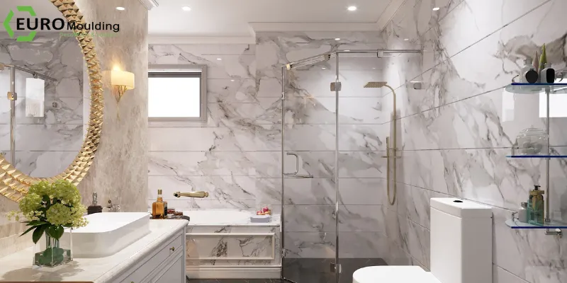 Ứng dụng tấm nhựa ốp tường chống ẩm trong thiết kế phòng tắm hiện đại