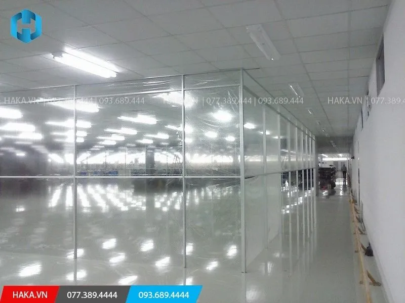 vách ngăn nhựa trong suốt pvc