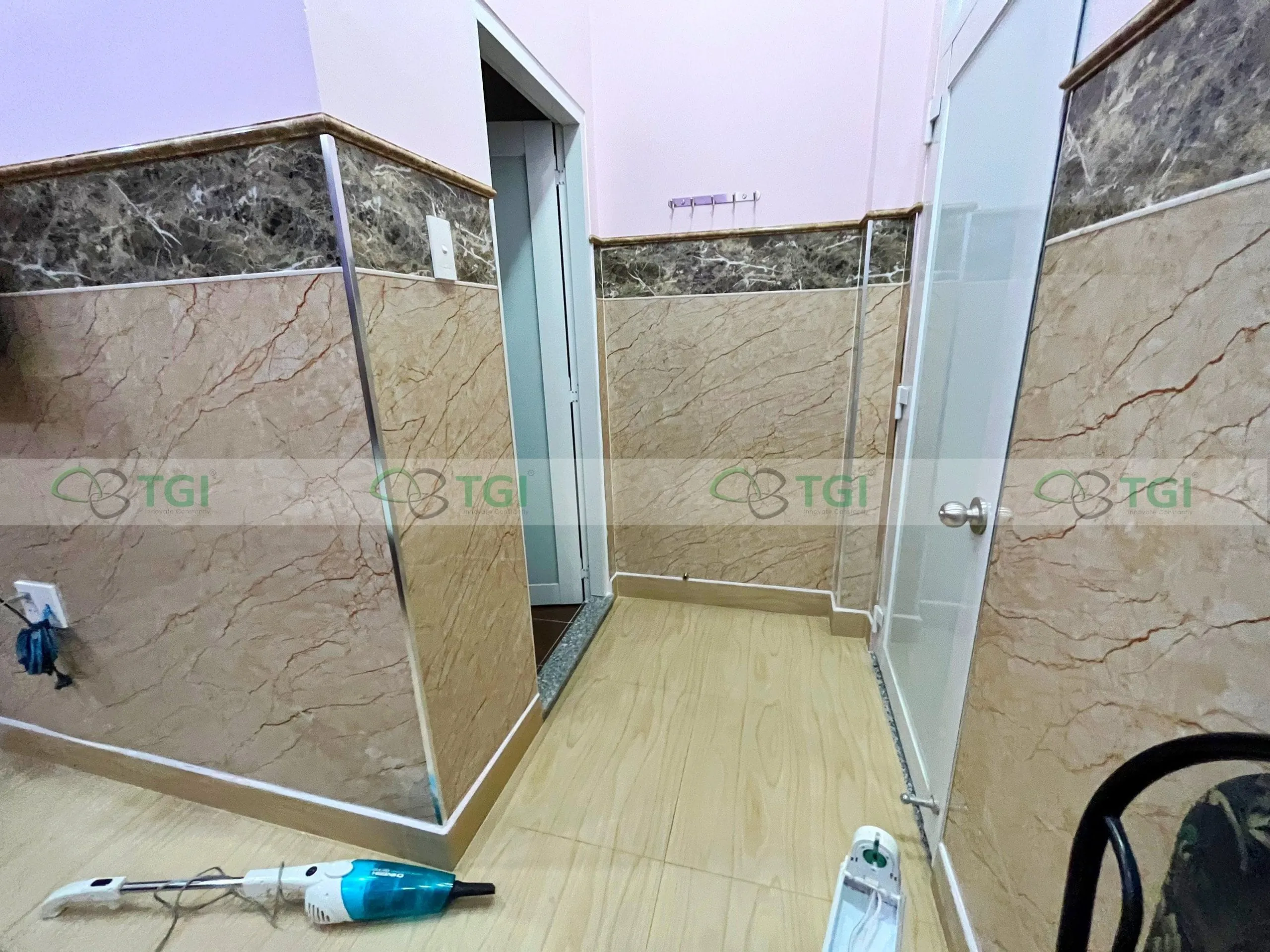 Vân đá cẩm thạch trên tấm gỗ