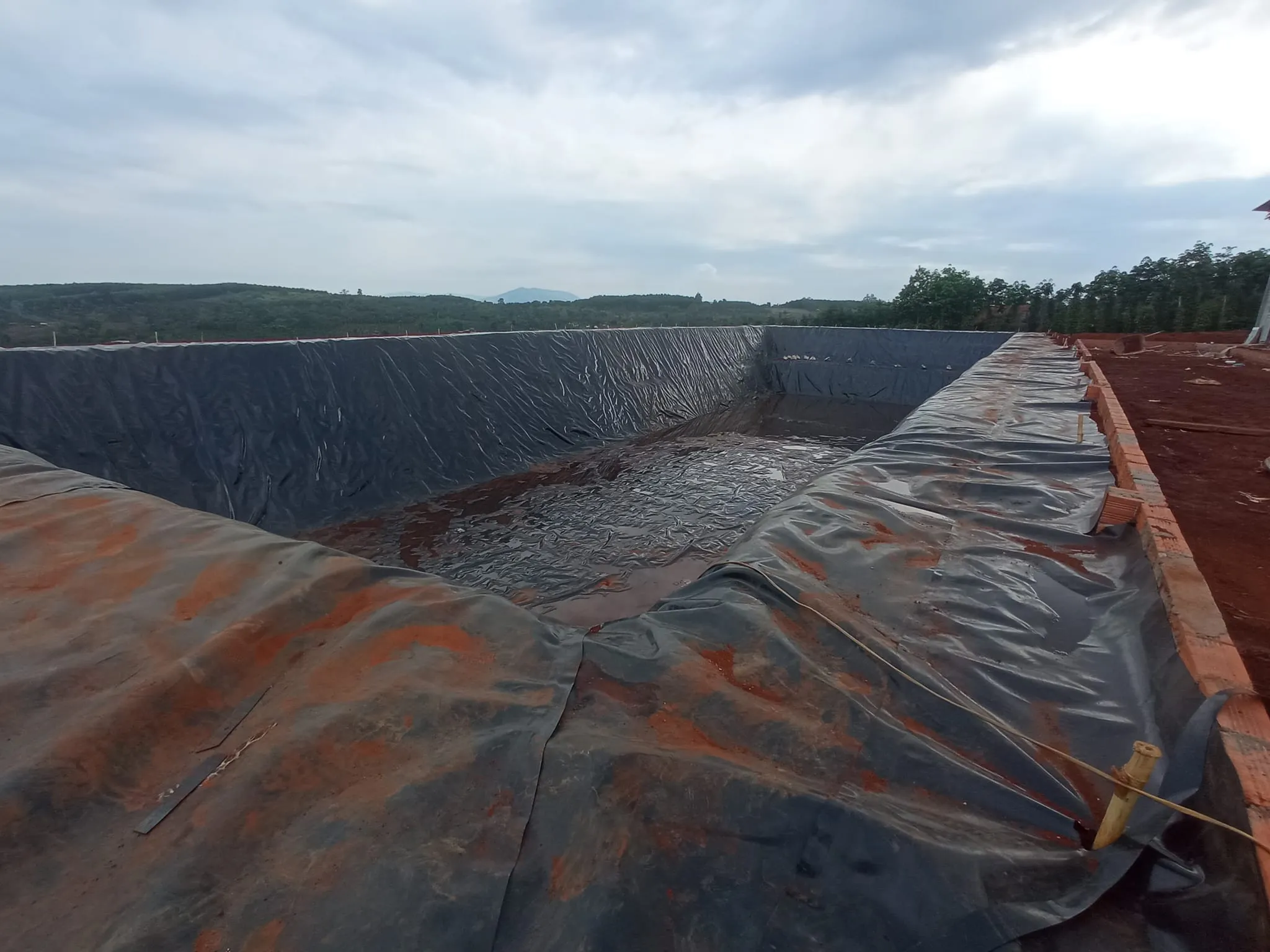 Xây dựng bể bạt tròn HDPE nuôi thủy sản