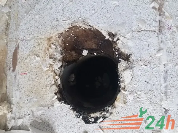 Xử lý chống thấm cổ ống xuyên sàn nhà vệ sinh